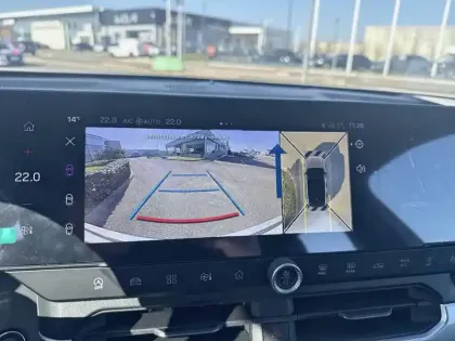 Photo 18 Jeep Compass  1.2 Turbo T3 145 ch BVR6 e-Hybrid 4x2