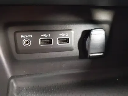 Photo 26 Renault Megane  IV Berline Blue dCi 115