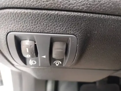 Photo 25 Renault Megane  IV Berline Blue dCi 115