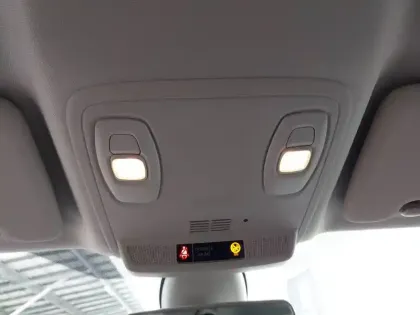 Photo 34 Renault Megane  IV Berline Blue dCi 115