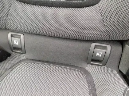 Photo 16 Renault Megane  IV Berline Blue dCi 115