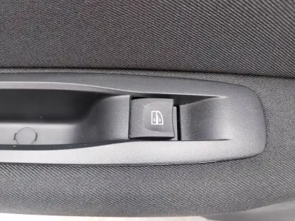 Photo 14 Renault Megane  IV Berline Blue dCi 115