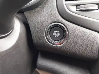 Photo 22 Renault Megane  IV Berline Blue dCi 115