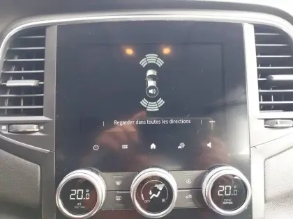 Photo 33 Renault Megane  IV Berline Blue dCi 115