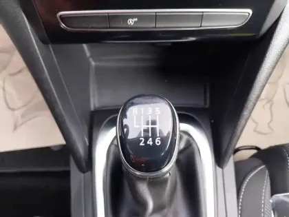 Photo 27 Renault Megane  IV Berline Blue dCi 115