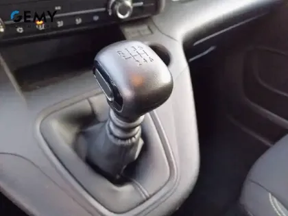 Photo 11 Peugeot Rifter  Standard PureTech 110 S&S BVM6