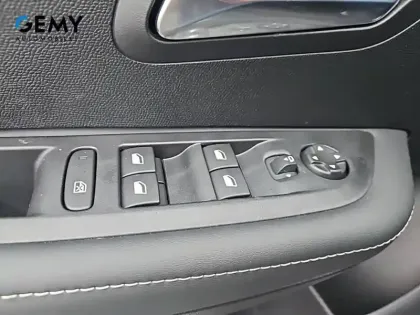 Photo 17 Peugeot 208  Hybrid 110 ch e-DCS6