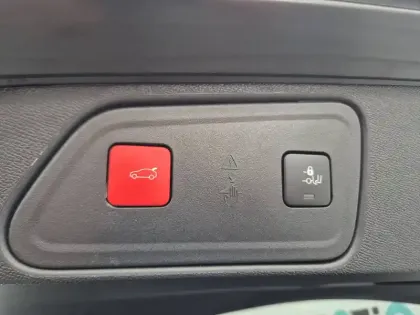 Photo 46 Peugeot 3008  Hybrid 180 e-EAT8