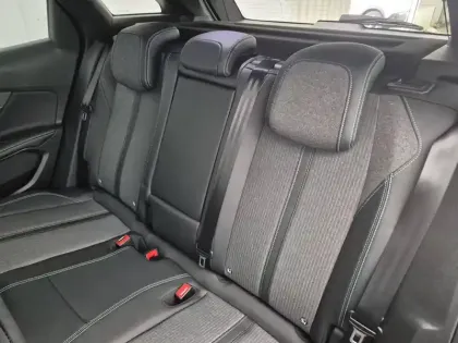 Photo 59 Peugeot 3008  Hybrid 180 e-EAT8