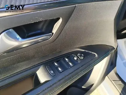 Photo 13 Peugeot 5008  Hybrid 136 e-DCS6