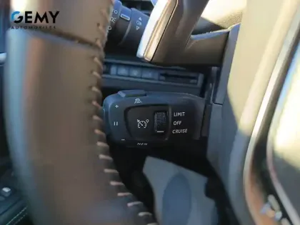 Photo 25 Peugeot 5008  Hybrid 136 e-DCS6