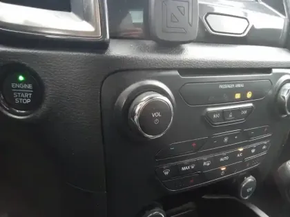 Photo 130 Ford Ranger  SUPER CABINE 2.0 ECOBLUE 213 BV10