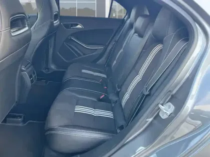 Photo 14 Mercedes Classe A  200 d 7G-DCT