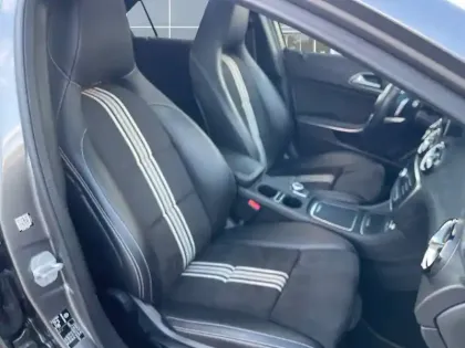 Photo 18 Mercedes Classe A  200 d 7G-DCT