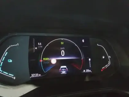 Photo 31 Renault Clio  E-Tech hybride 145