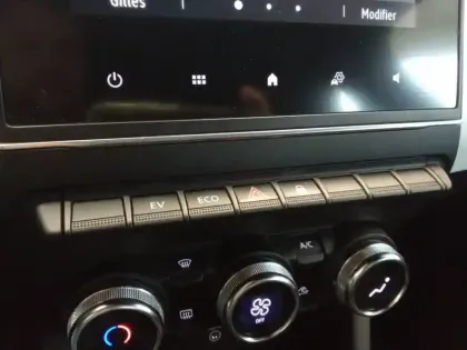 Photo 21 Renault Clio  E-Tech hybride 145