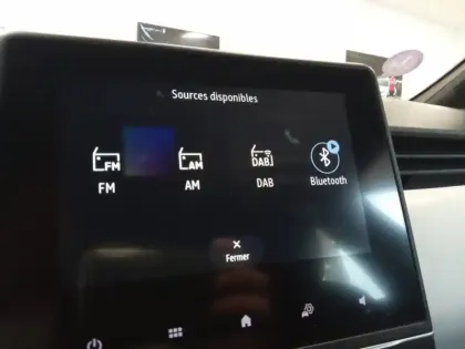 Photo 27 Renault Clio  E-Tech hybride 145