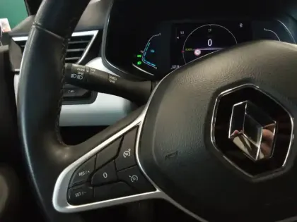 Photo 29 Renault Clio  E-Tech hybride 145