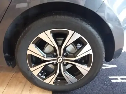 Photo 16 Renault Clio  E-Tech hybride 145