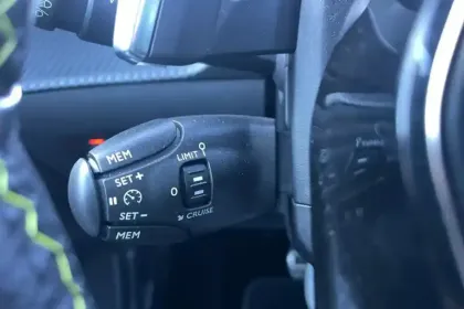 Photo 22 Peugeot 208  PureTech 100 S&S EAT8