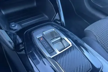 Photo 21 Peugeot 208  PureTech 100 S&S EAT8