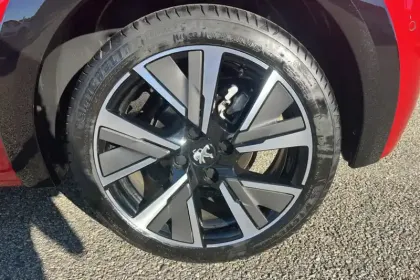 Photo 8 Peugeot 208  PureTech 100 S&S EAT8