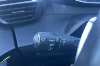 Photo 23 Peugeot 208  PureTech 100 S&S EAT8