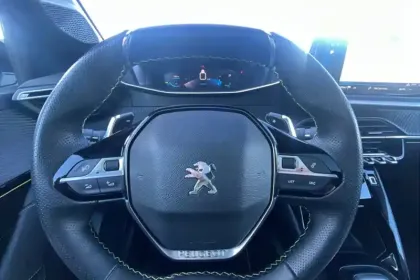 Photo 16 Peugeot 208  PureTech 100 S&S EAT8