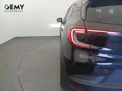 Photo 16 Renault Captur  E-Tech full hybrid 145