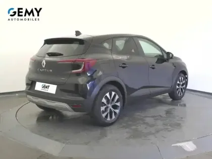 Photo 17 Renault Captur  E-Tech full hybrid 145