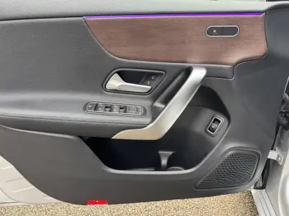 Photo 13 Mercedes Classe A  180 d 8G-DCT