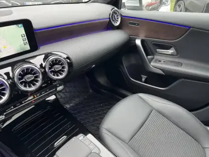 Photo 6 Mercedes Classe A  180 d 8G-DCT