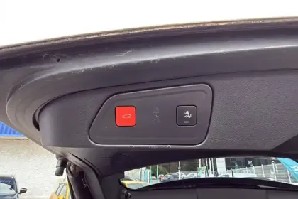 Photo 43 Peugeot 3008  Hybrid4 300 e-EAT8