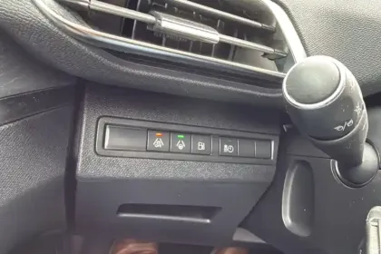 Photo 51 Peugeot 3008  Hybrid4 300 e-EAT8