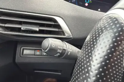 Photo 50 Peugeot 3008  Hybrid4 300 e-EAT8