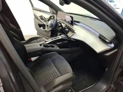 Photo 33 Peugeot 5008  Hybrid 145 e-DCS6