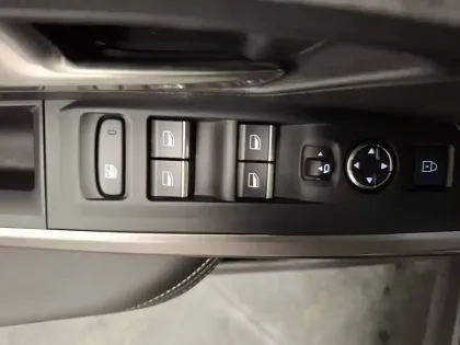 Photo 25 Peugeot 5008  Hybrid 145 e-DCS6