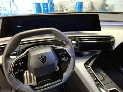 Photo 8 Peugeot 5008  Hybrid 145 e-DCS6