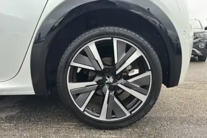 Photo 7 Peugeot 208  PureTech 100 S&S EAT8