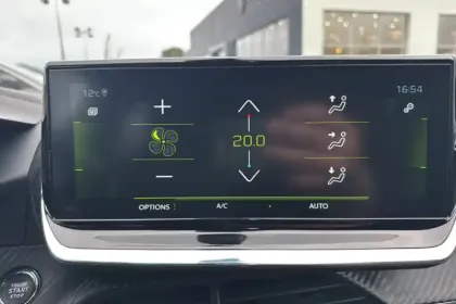 Photo 17 Peugeot 208  PureTech 100 S&S EAT8