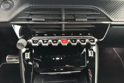 Photo 15 Peugeot 208  PureTech 100 S&S EAT8