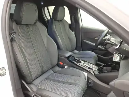 Photo 30 Peugeot 208  Hybrid 110 e-DCS6