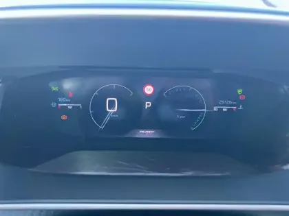 Photo 11 Peugeot 2008  Hybrid 136 e-DCS6