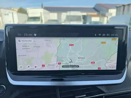 Photo 13 Peugeot 2008  Hybrid 136 e-DCS6