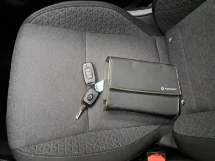 Photo 38 Renault Clio  Blue dCi 100 - 21N