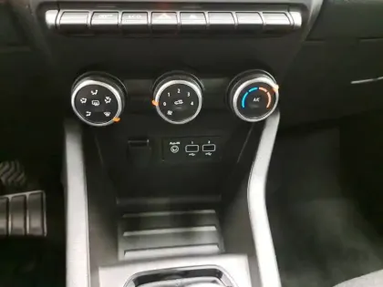 Photo 34 Renault Clio  Blue dCi 100 - 21N