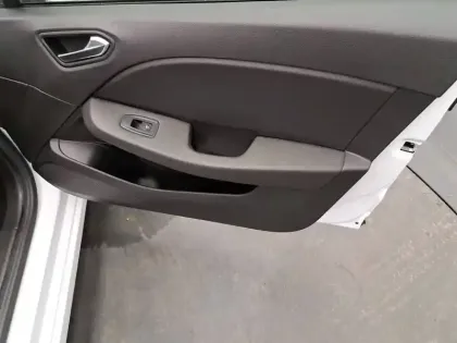 Photo 23 Renault Clio  Blue dCi 100 - 21N