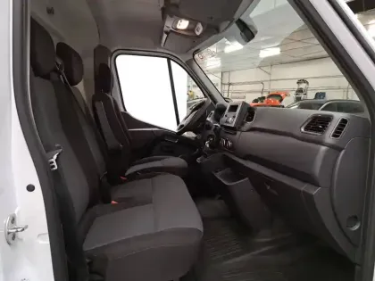 Photo 52 Renault Master  FGN TRAC F3500 L3H3 BLUE DCI 135