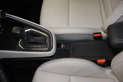 Photo 53 Renault Clio  E-Tech 140 - 21N