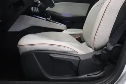 Photo 60 Renault Clio  E-Tech 140 - 21N